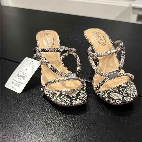 Scoop Women’s Stiletto Hardware Open Toed Heels - Size 7 - Picture 2 of 9